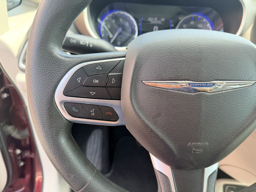 2017 Chrysler Pacifica Image 15