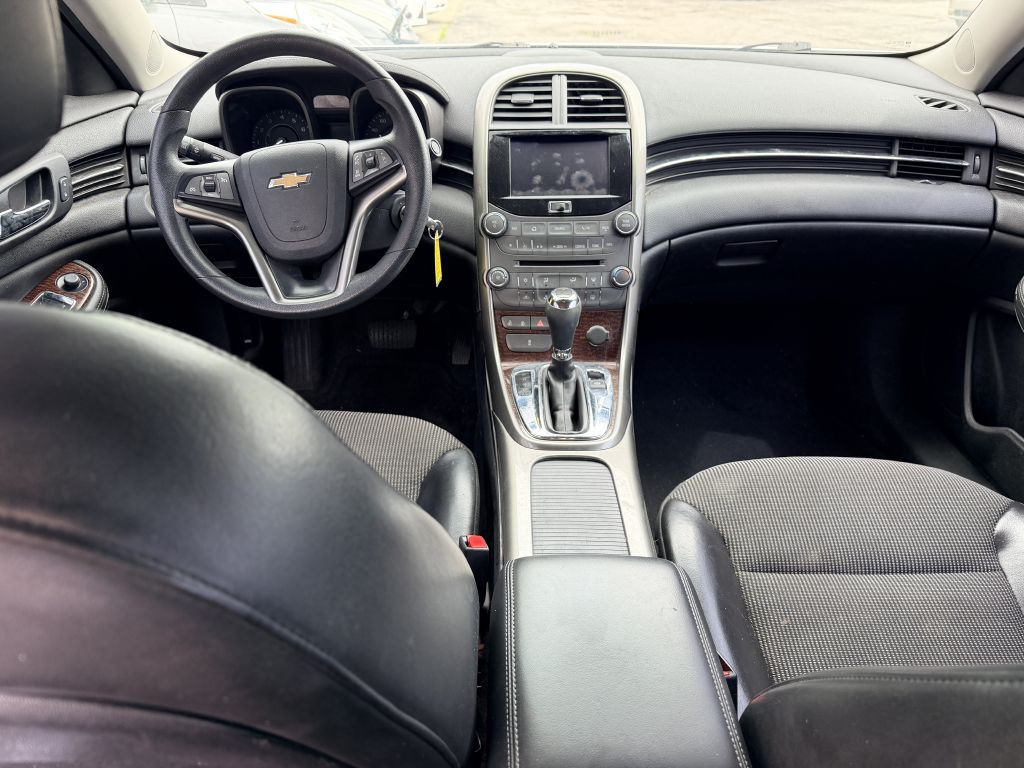 2013 Chevrolet Malibu Image 6