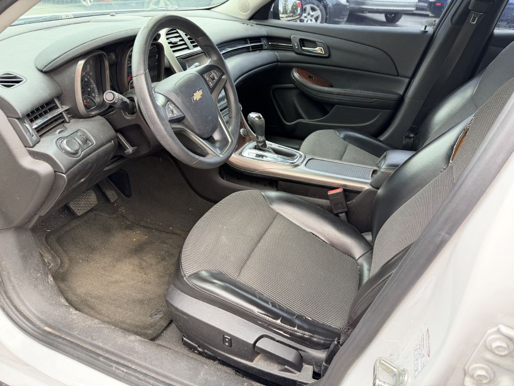 2013 Chevrolet Malibu Image 8