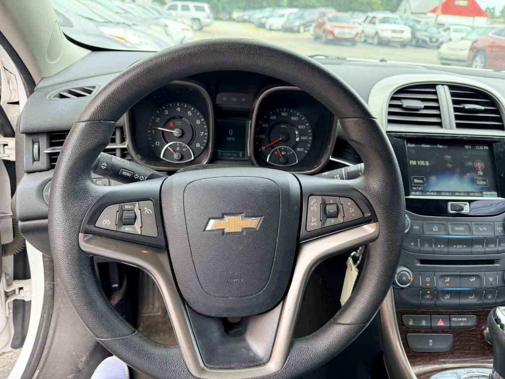 2013 Chevrolet Malibu Image 9