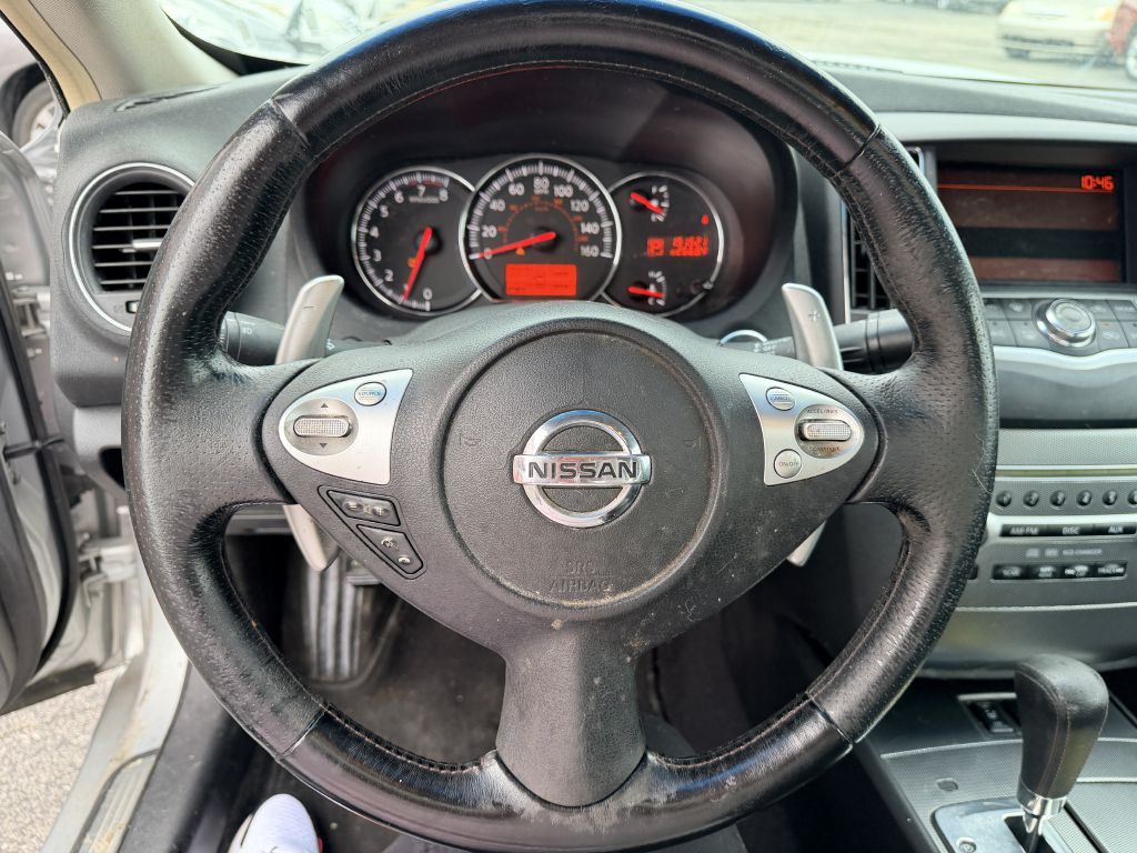 2010 Nissan Maxima Image 10