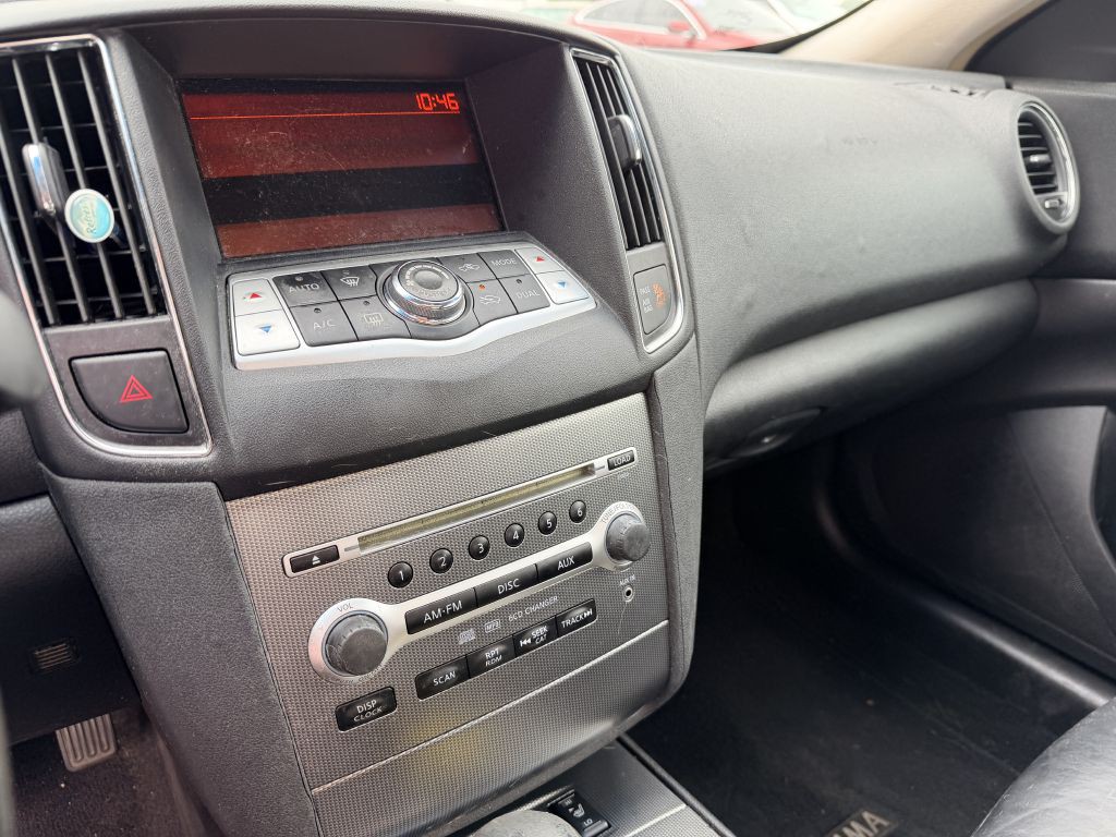 2010 Nissan Maxima Image 11