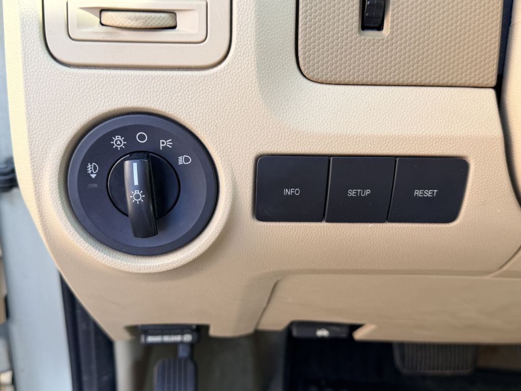 2011 Ford Escape Image 15