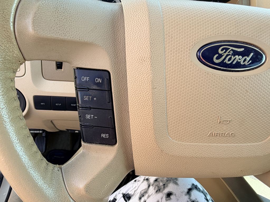 2011 Ford Escape Image 16