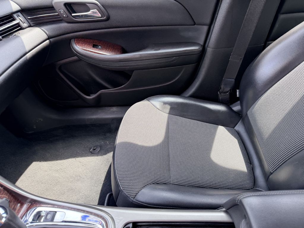 2013 Chevrolet Malibu Image 11