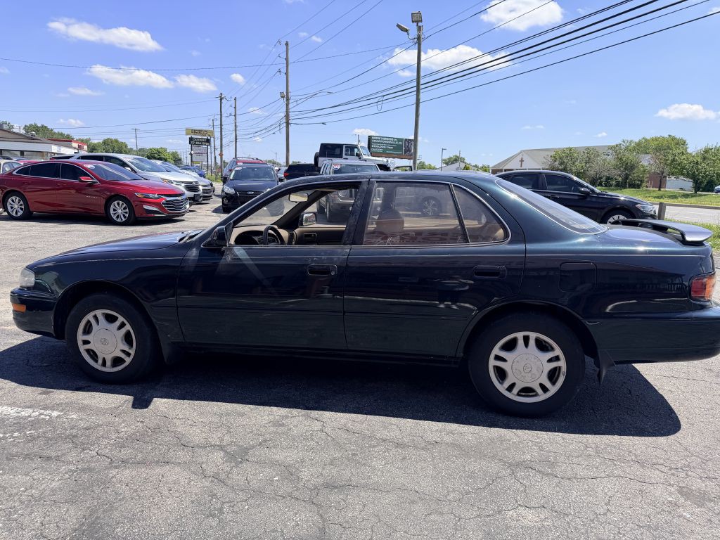 1994 Toyota Camry Image 3