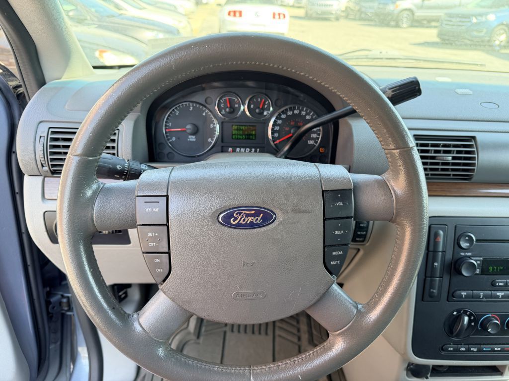 2004 Ford Freestar Image 11