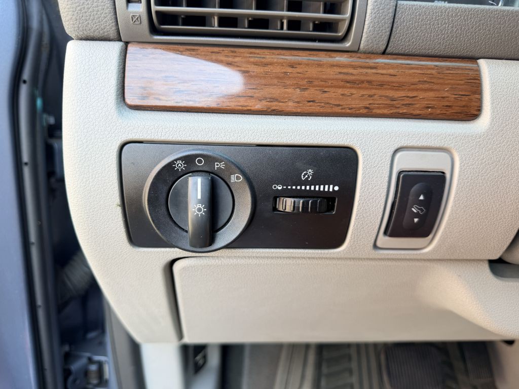 2004 Ford Freestar Image 14