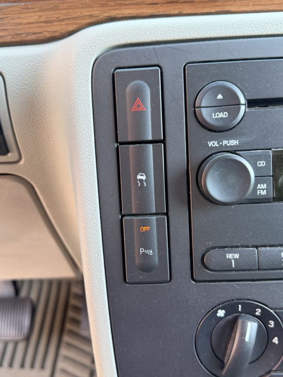 2004 Ford Freestar Image 19