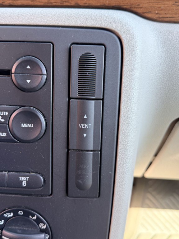 2004 Ford Freestar Image 20