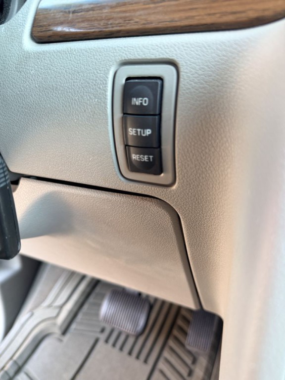 2004 Ford Freestar Image 23