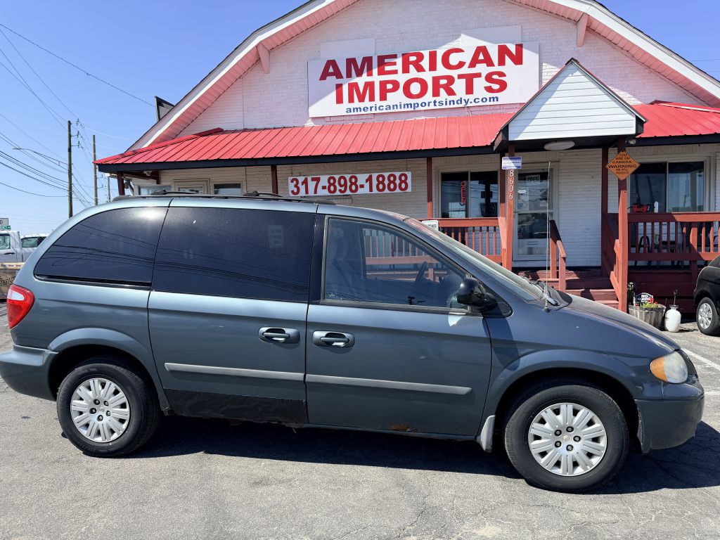 2006 Chrysler Town & Country Image 1