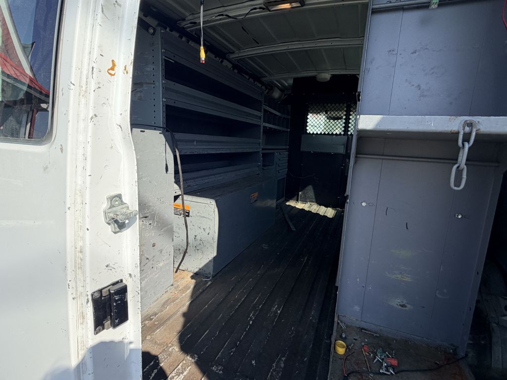 2012 Chevrolet Express Image 4