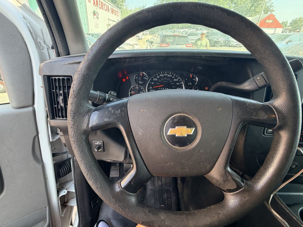 2012 Chevrolet Express Image 7