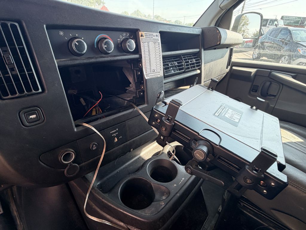 2012 Chevrolet Express Image 8