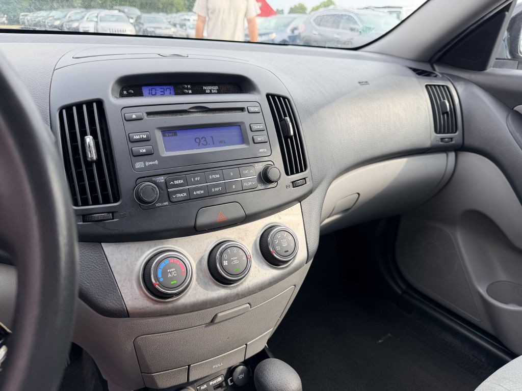 2010 Hyundai Elantra Image 10