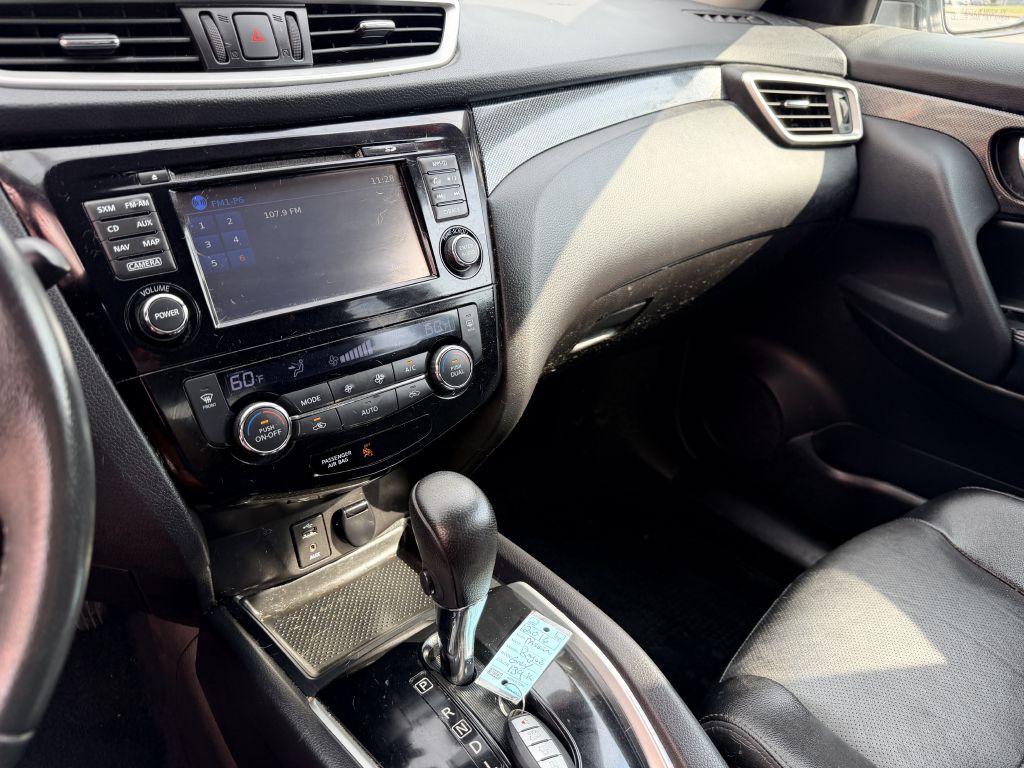 2016 Nissan Rogue Image 11