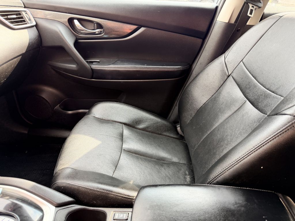 2016 Nissan Rogue Image 12