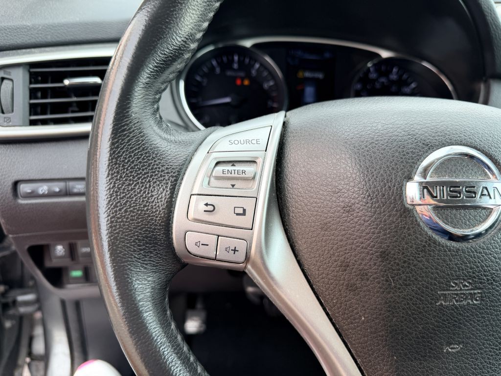 2016 Nissan Rogue Image 14