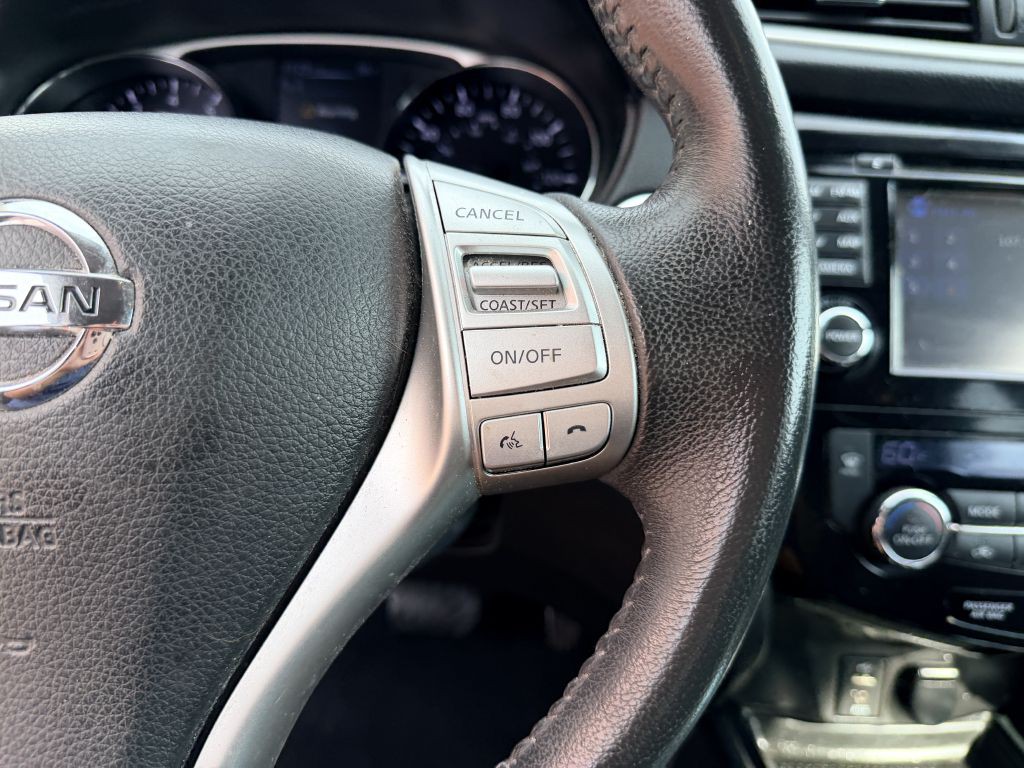 2016 Nissan Rogue Image 15