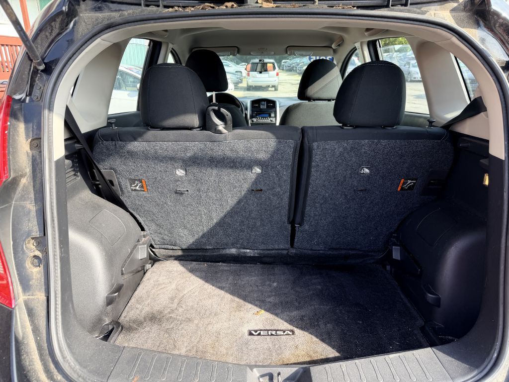 2015 Nissan Versa Image 5