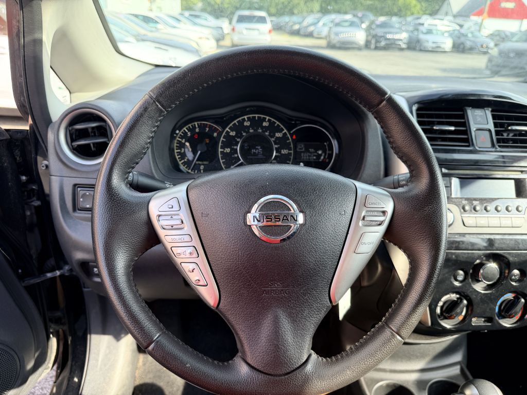 2015 Nissan Versa Image 10