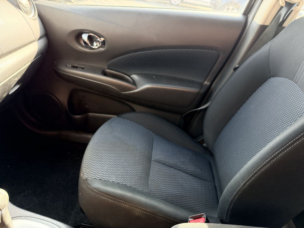 2015 Nissan Versa Image 12