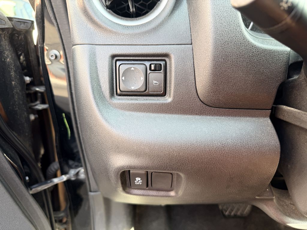 2015 Nissan Versa Image 13