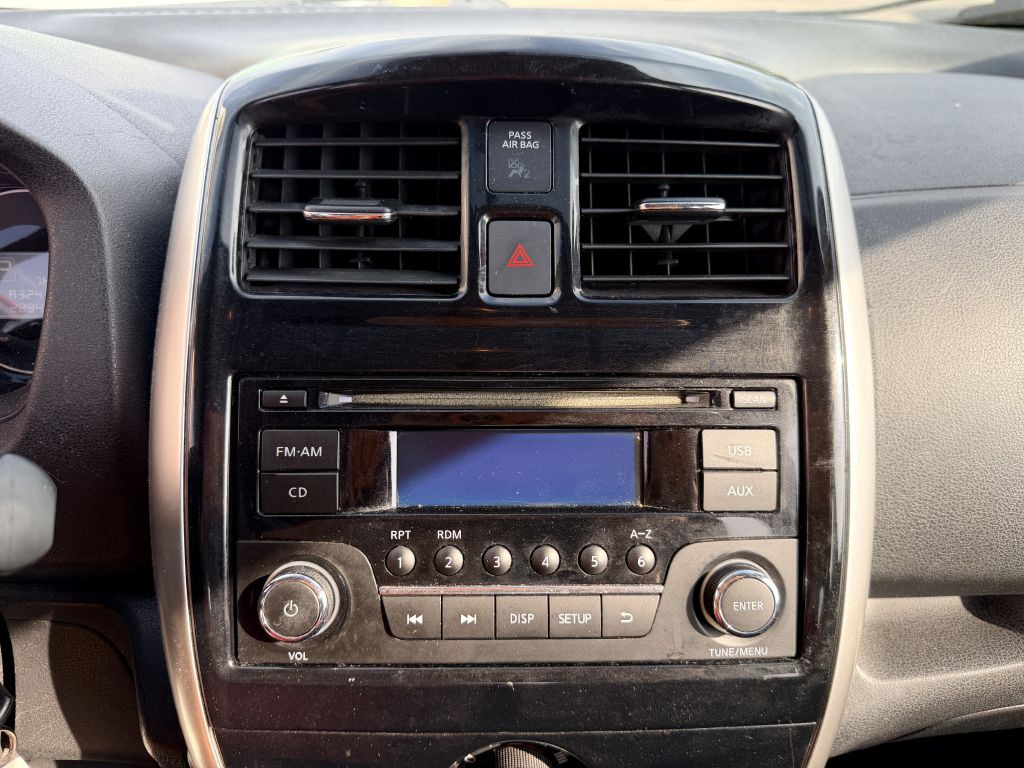2015 Nissan Versa Image 17