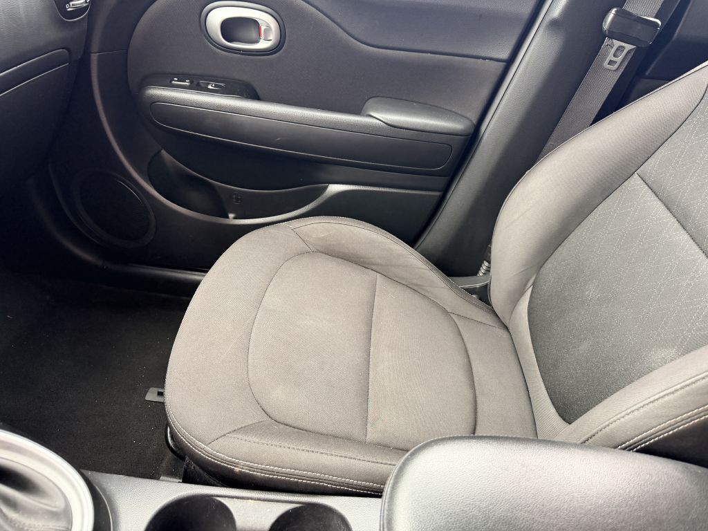 2017 Kia Soul Image 12