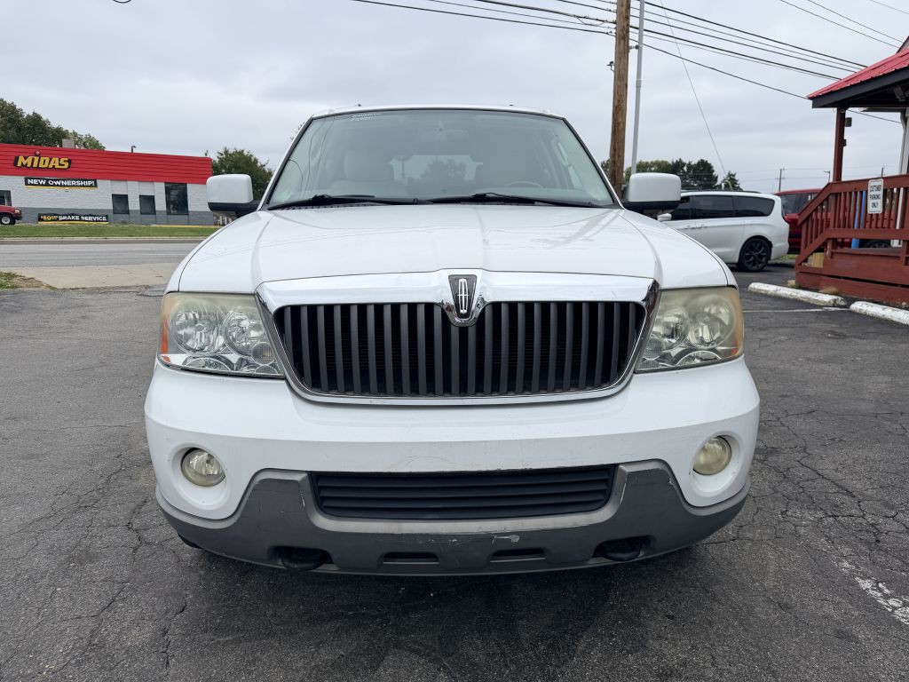 2004 Lincoln Navigator Image 2