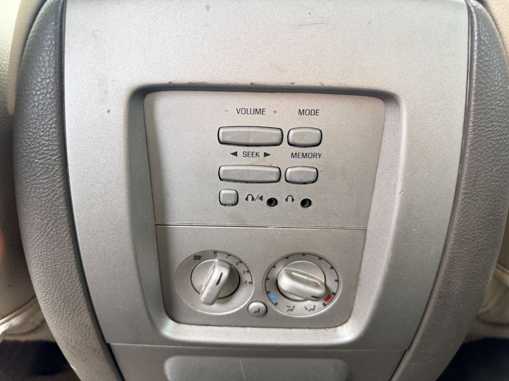 2004 Lincoln Navigator Image 8