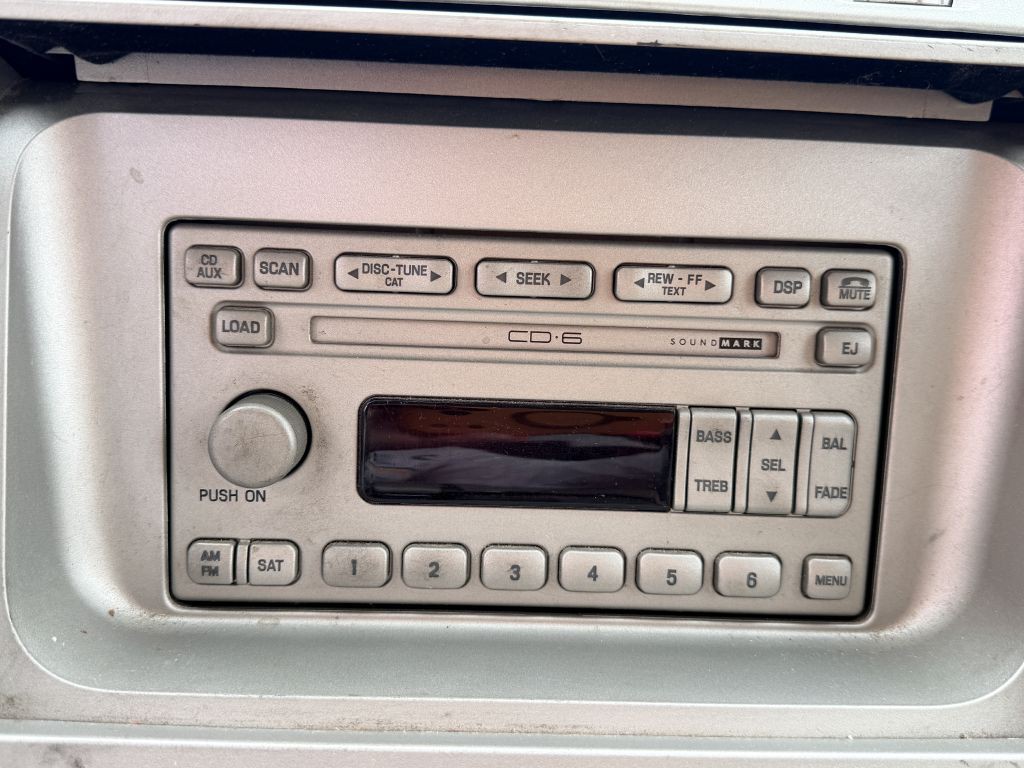 2004 Lincoln Navigator Image 22