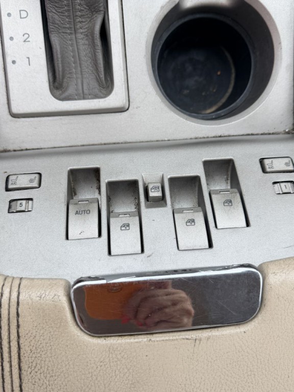 2004 Lincoln Navigator Image 25