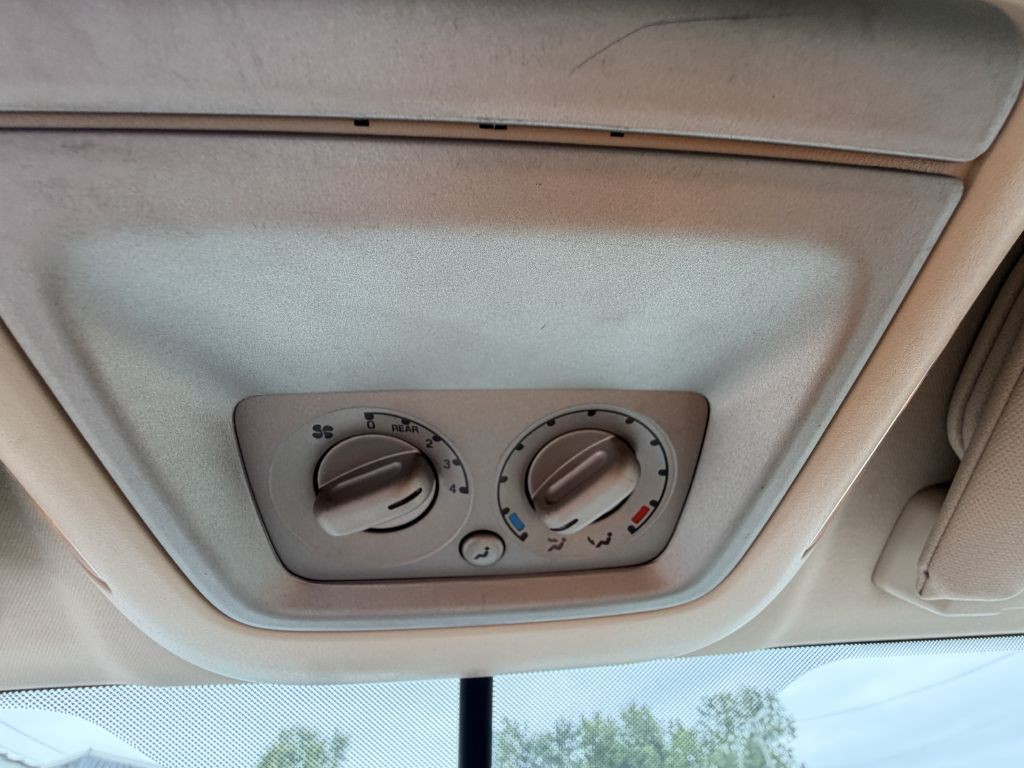 2004 Lincoln Navigator Image 27