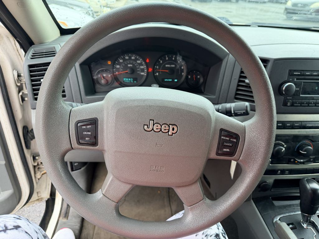 2006 Jeep Grand Cherokee Image 9