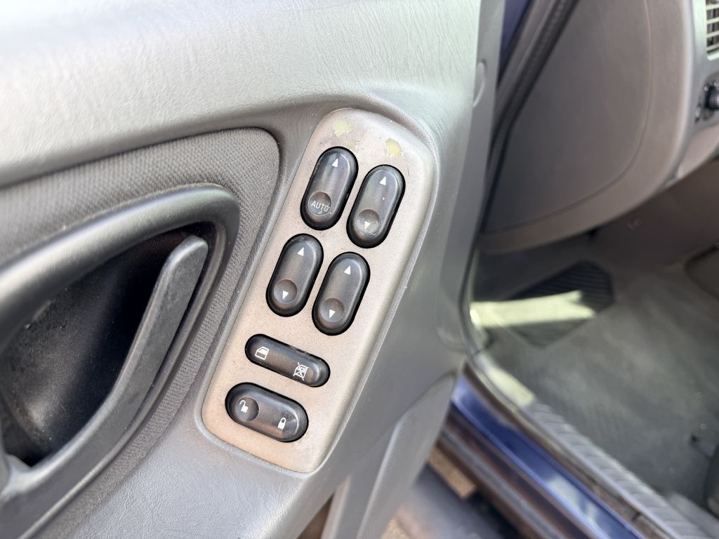 2003 Ford Escape Image 8