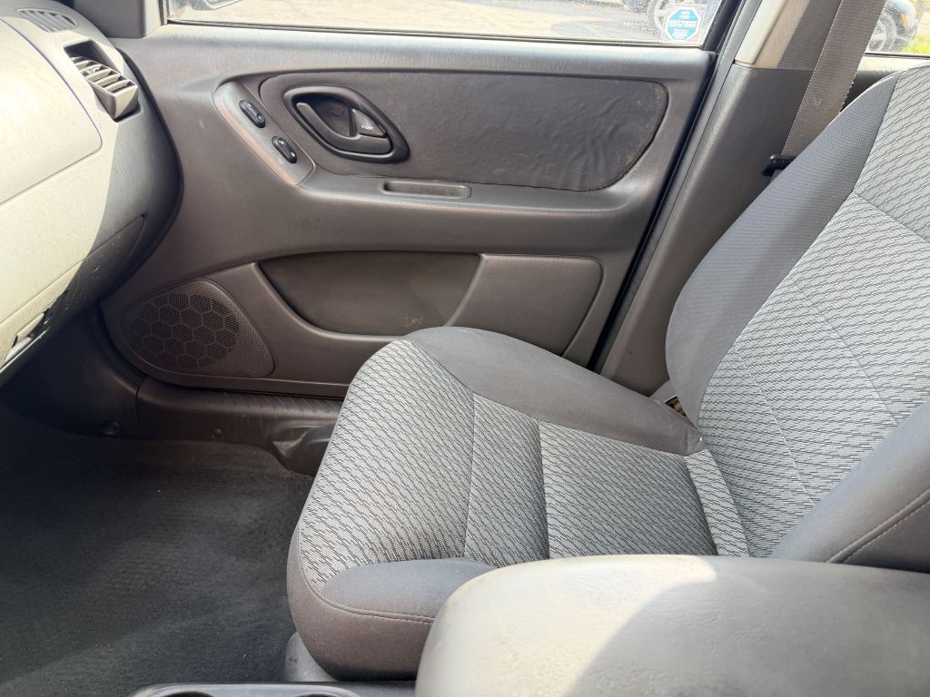 2003 Ford Escape Image 11