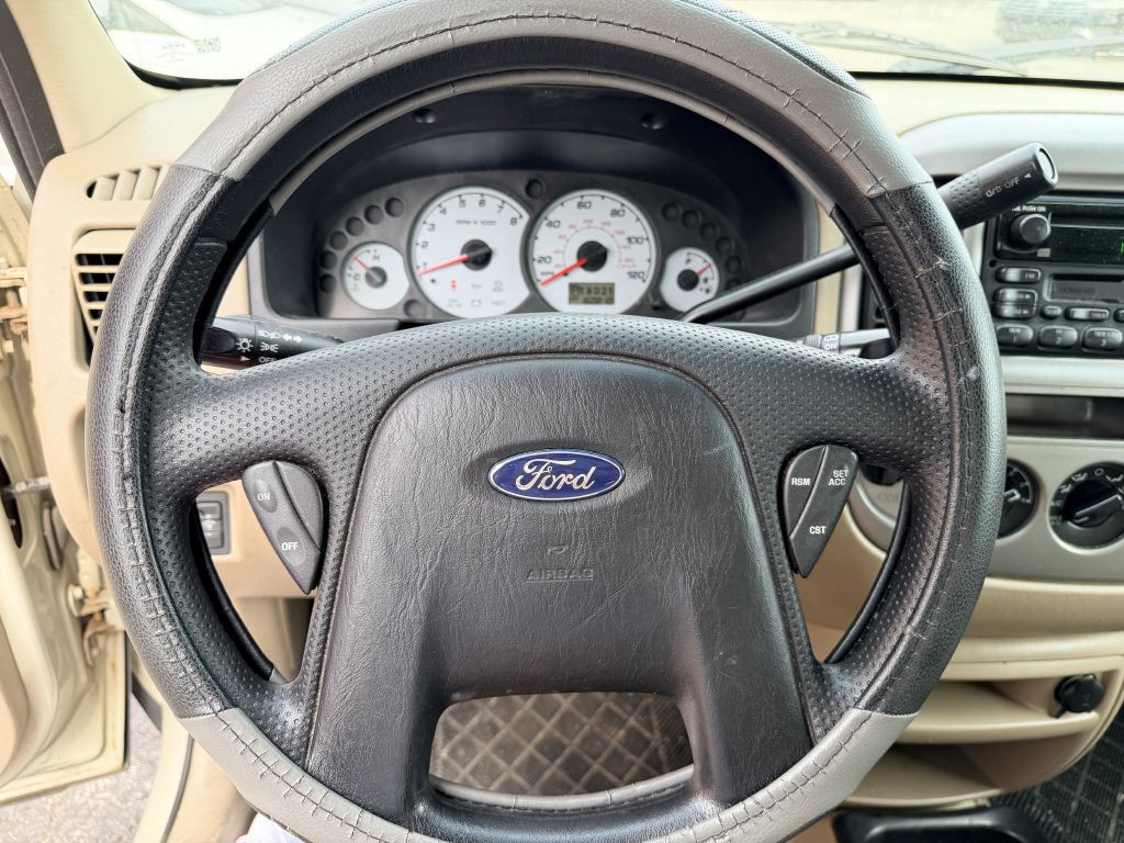 2003 Ford Escape Image 10