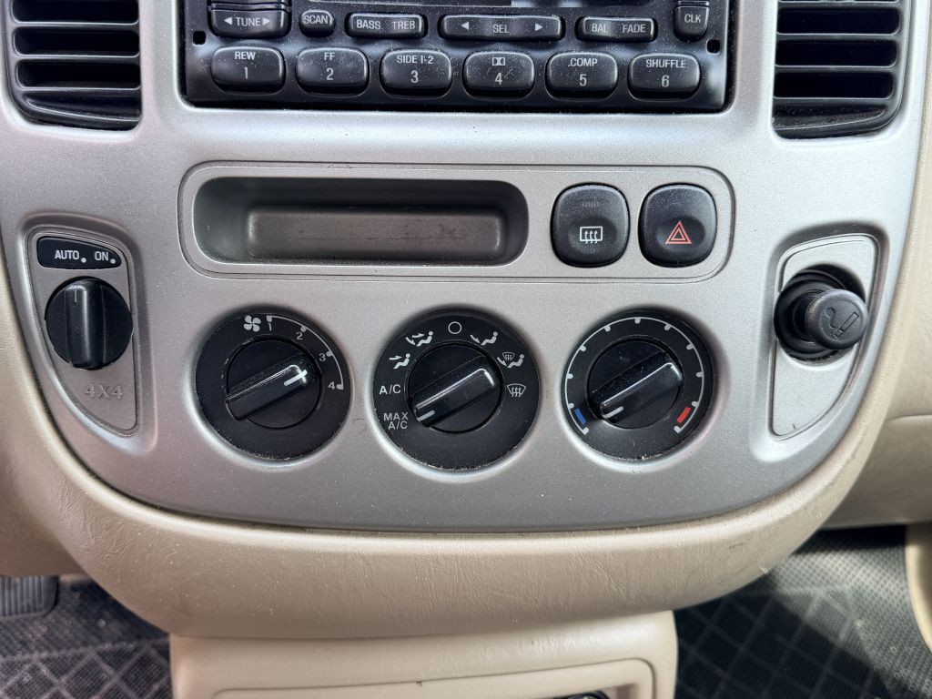 2003 Ford Escape Image 18