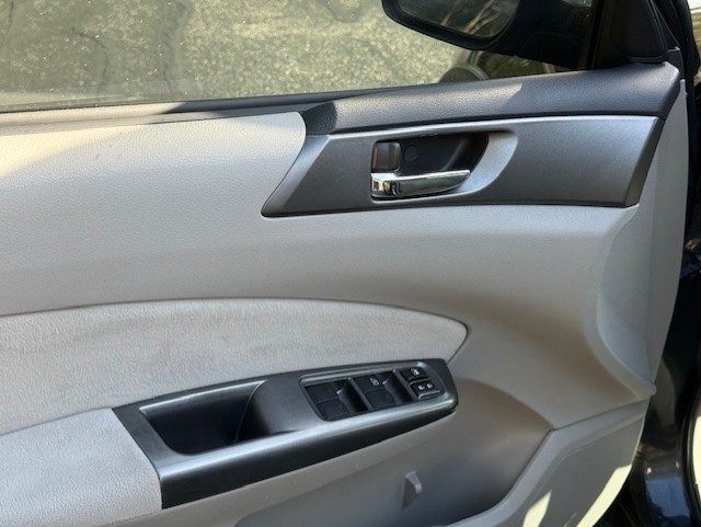 2012 Subaru Forester Image 27