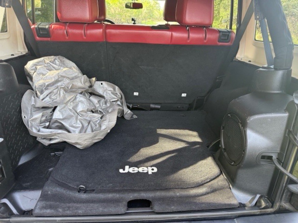 2013 Jeep Wrangler Unlimited Image 25