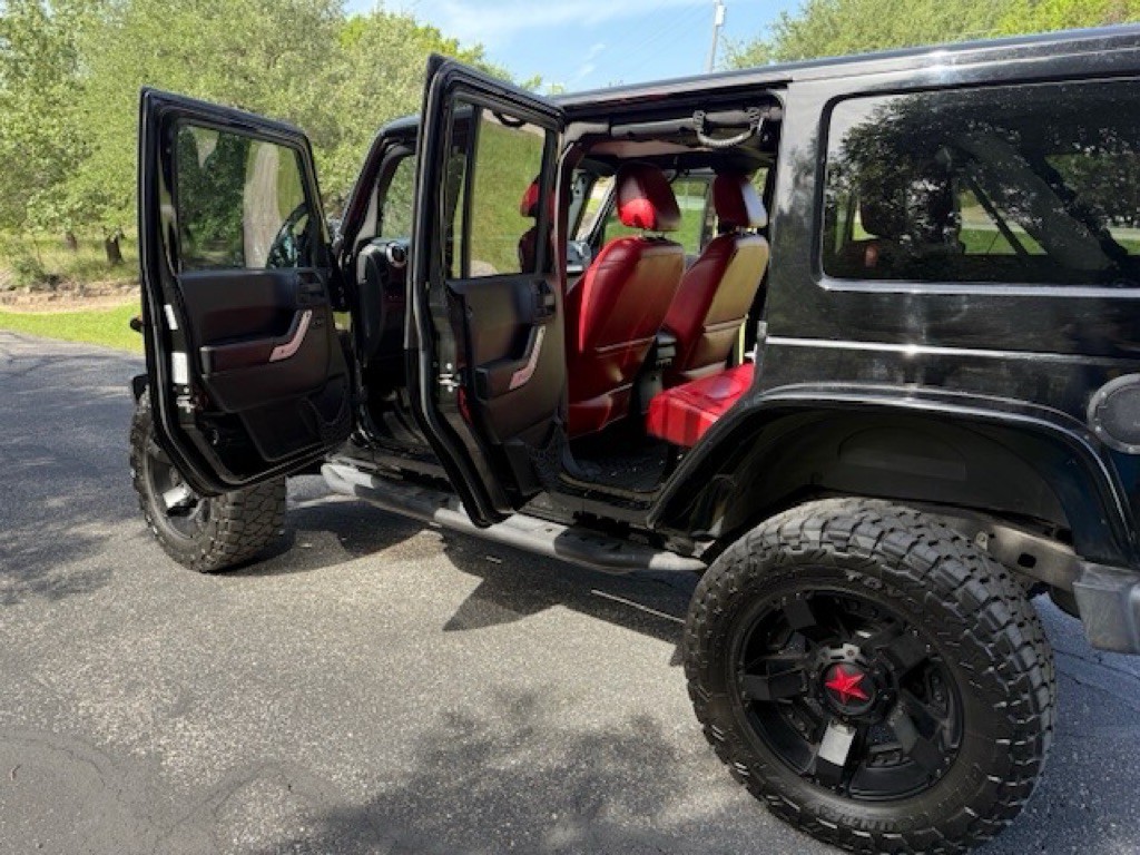2013 Jeep Wrangler Unlimited Image 32