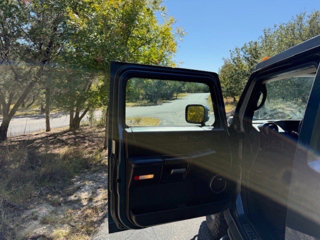2005 HUMMER H2 Image 18