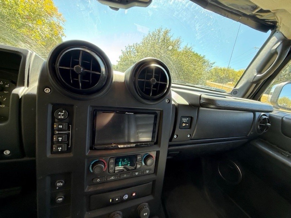 2005 HUMMER H2 Image 27