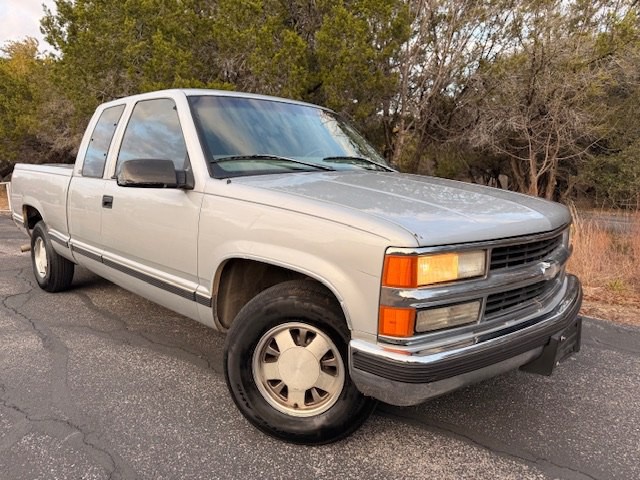 1997 Chevrolet C/K Image 2