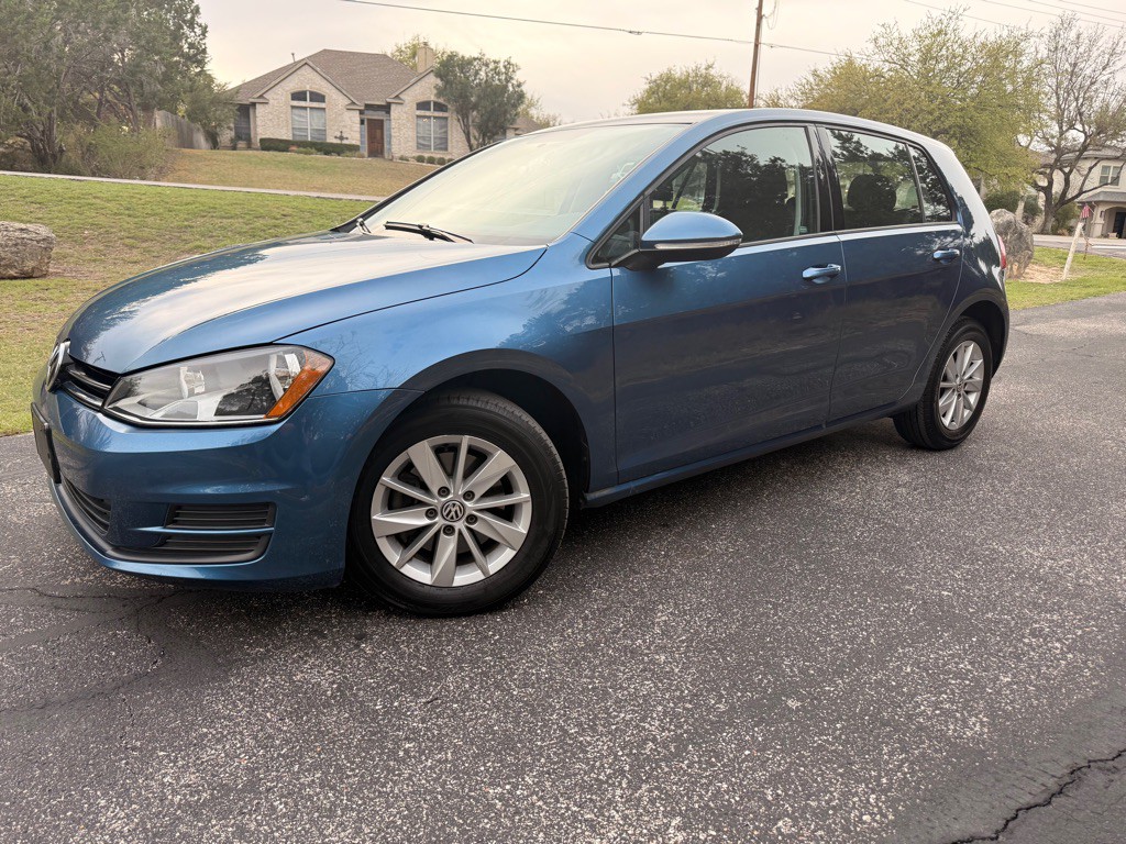 2015 Volkswagen Golf Image 1