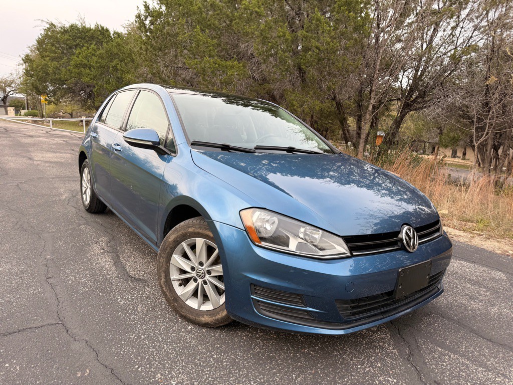 2015 Volkswagen Golf Image 2