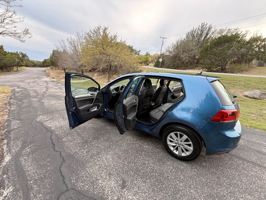 2015 Volkswagen Golf Image 21