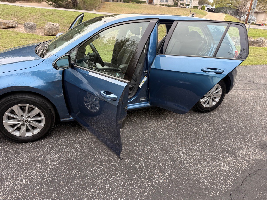 2015 Volkswagen Golf Image 22